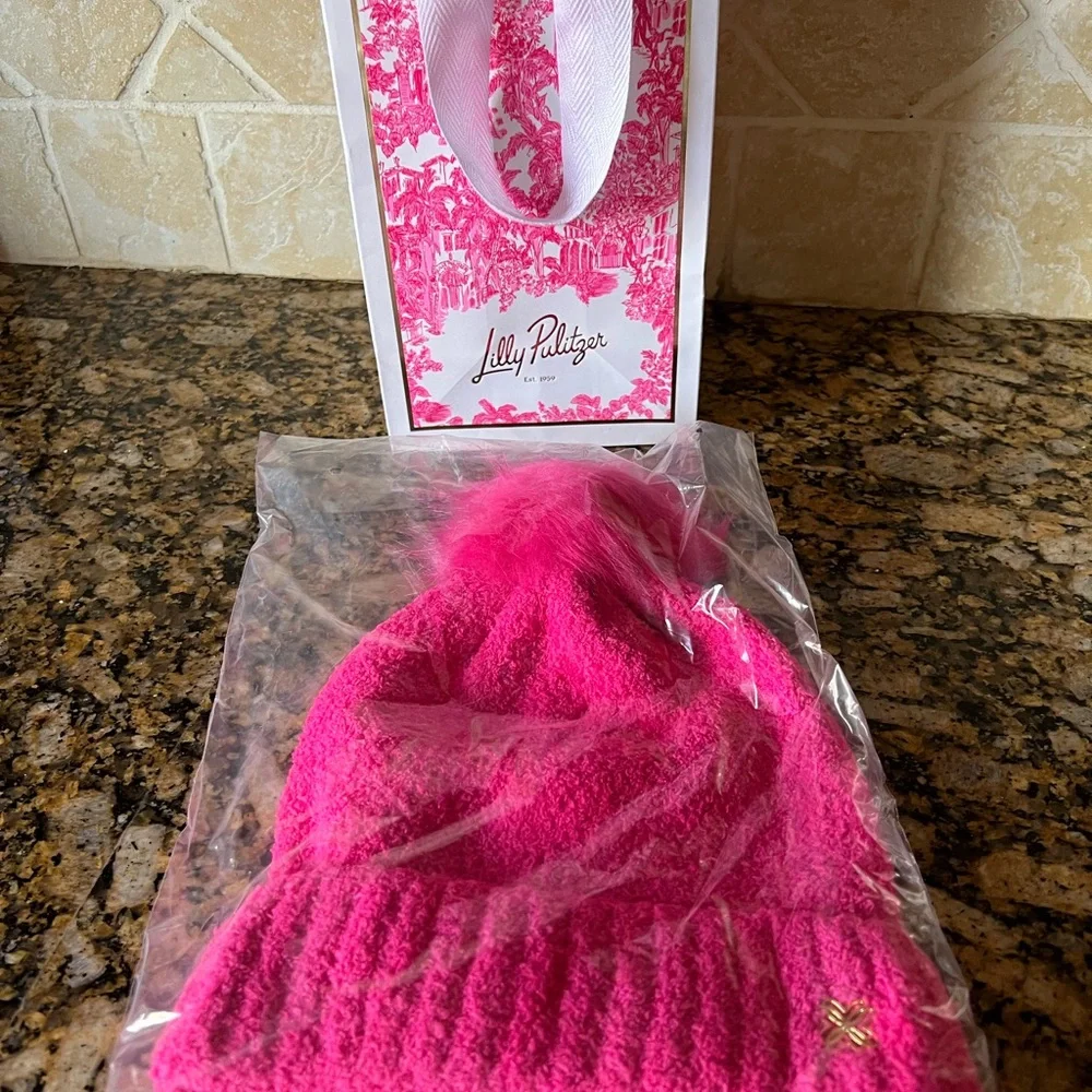 Adorable Lilly Pulitzer Pink Knit Beanie Hat - Picture 1 of 3